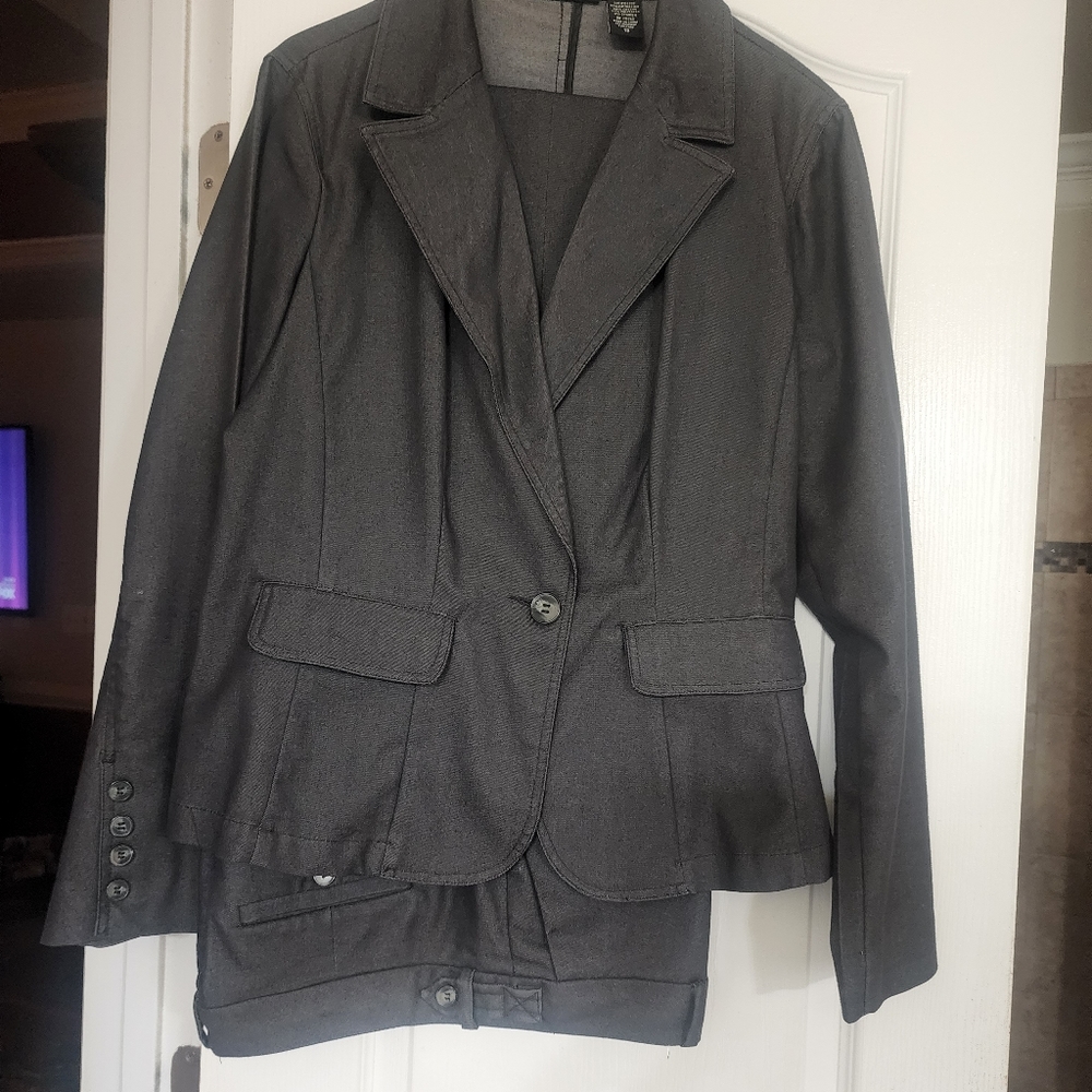 Pant suit